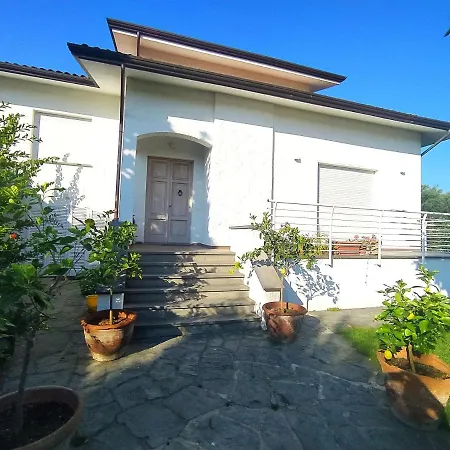 Bed & Breakfast La Bouganville Camaiore